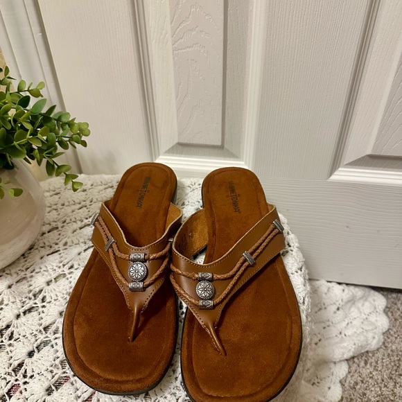 Minnetonka Sandals Womens 13W Silverthorne Brown Leather Slip On Casual Wedge - Picture 3 of 8